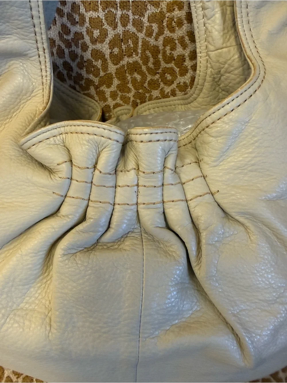 💯Auth! MARC JACOBS Cream/Beige Leather Knotted Shoulder Hobo Bag w Flower Appl.